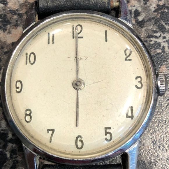 1940’s Timex Two Handed Mens Watch - Picture 2 of 10